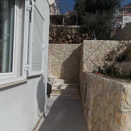 Perina - Free Parking