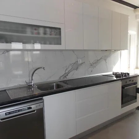 Perina - Free Parking *