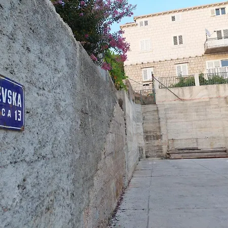 Perina - Free Parking