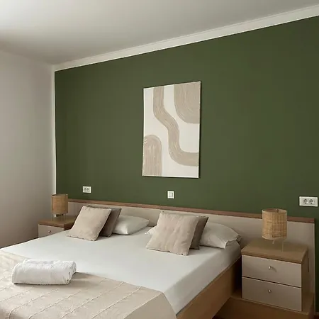 Perina - Free Parking *