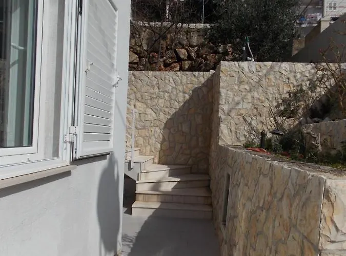 Perina - Free Parking