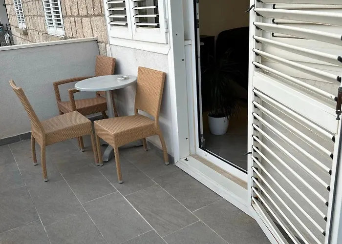 Perina - Free Parking Dubrovnik