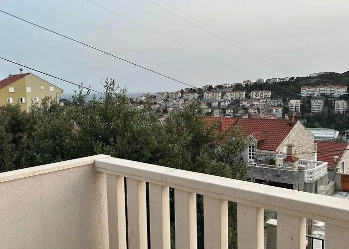 Perina - Free Parking Dubrovnik