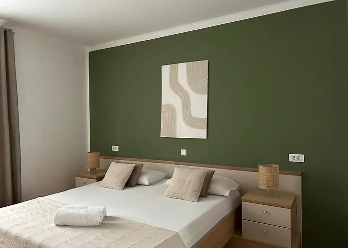 Perina - Free Parking *